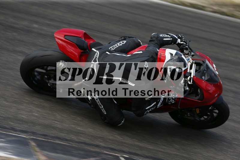 /21 17.06.2026  Ducati Schweiz Track Warmup ADR/Gruppe gruen/backside